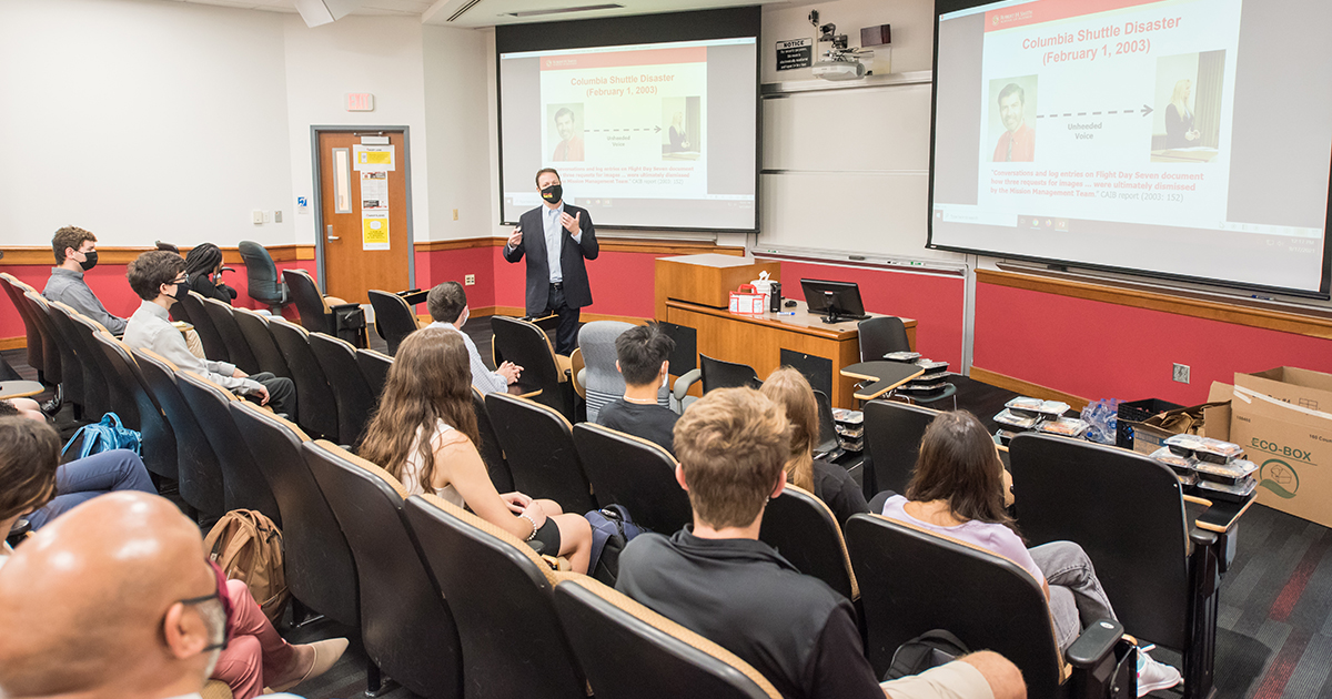 Chen Kicks Off Undergraduate Research Series 