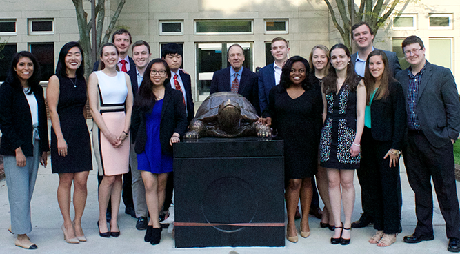 24 Seniors Graduate from the Business Honors Program