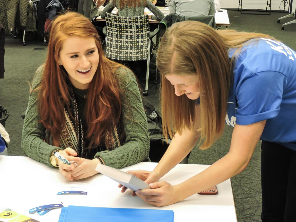 Smith Sophomores Visit KPMG for Smith2DC