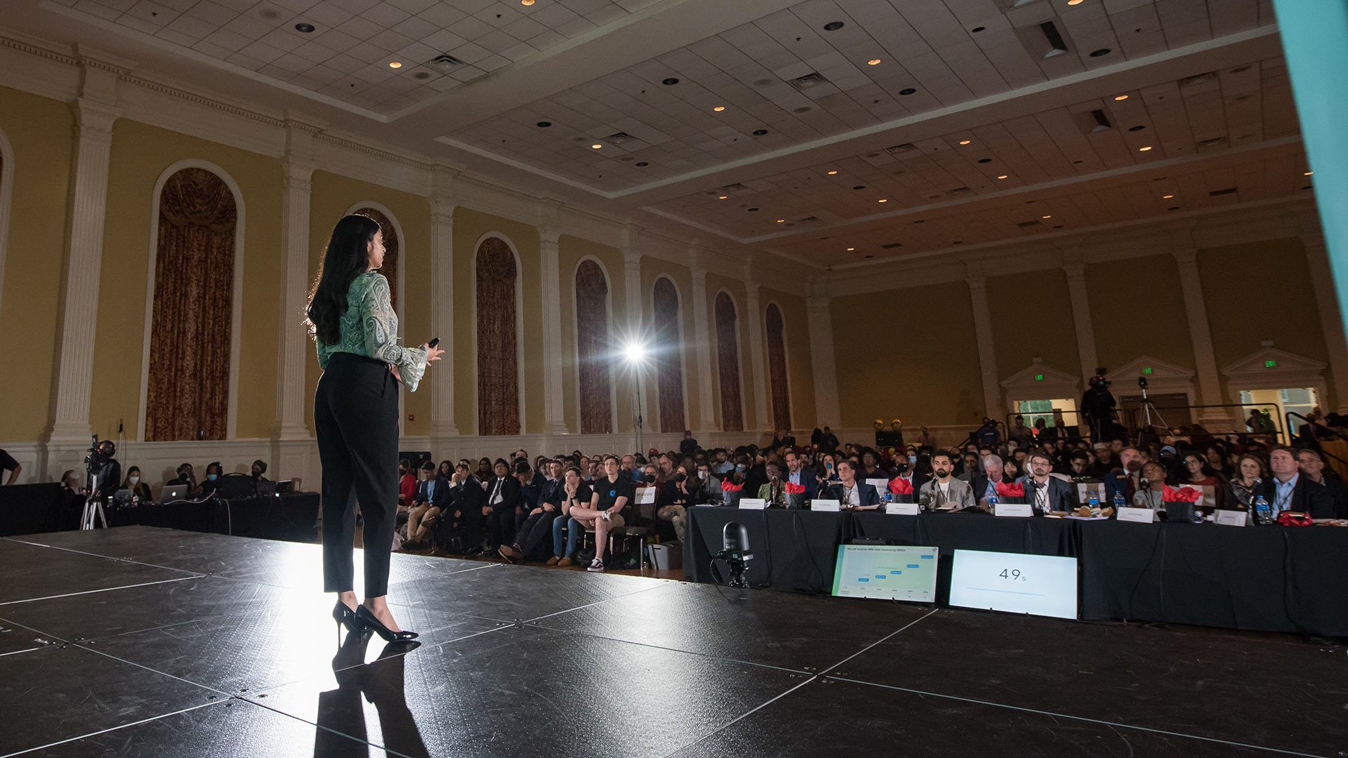 Aishwarya Tare ’22 presents during the 2022 Pitch Dingman Competition in April.