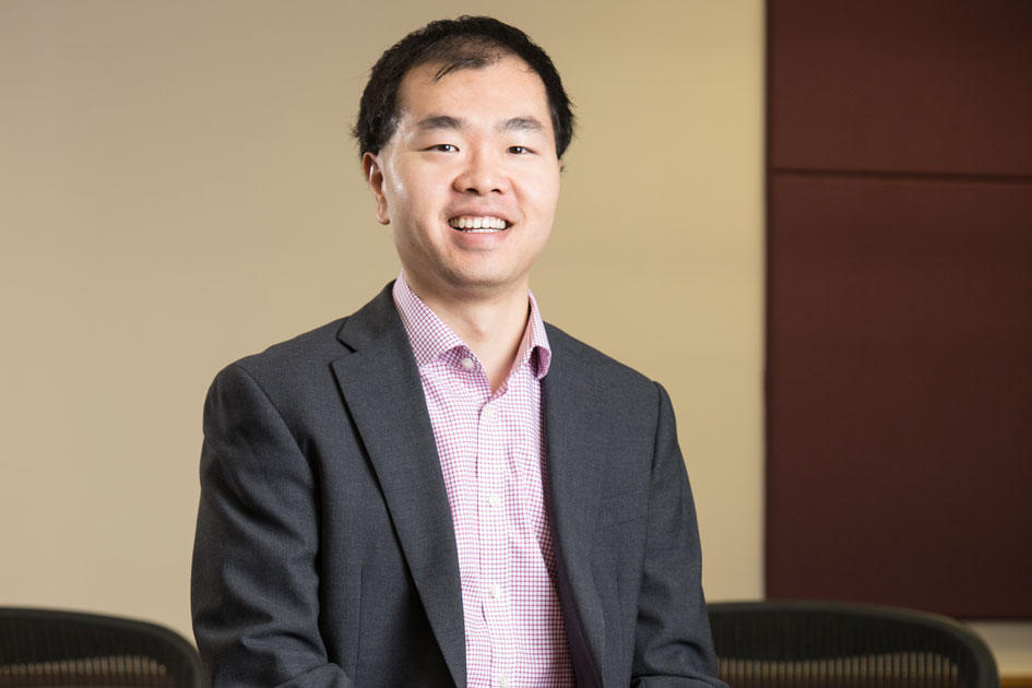 Bobby Zhou, Professor, Marketing