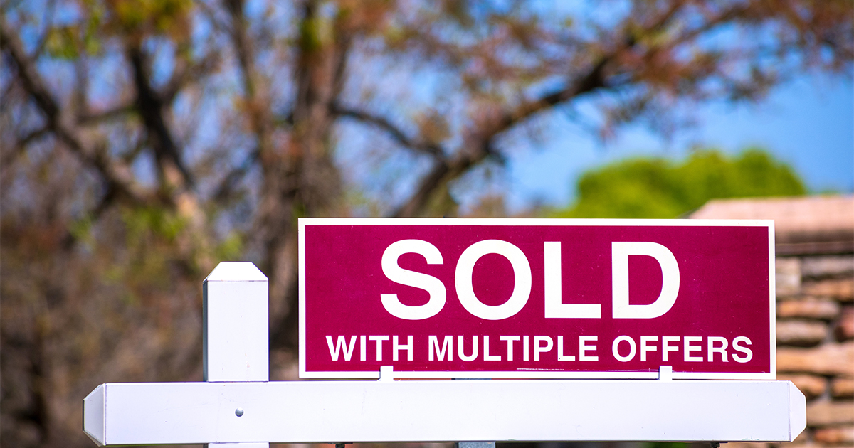 How to Sell Your Home Fast: 10 Real Estate Tips - Extra Space Storage